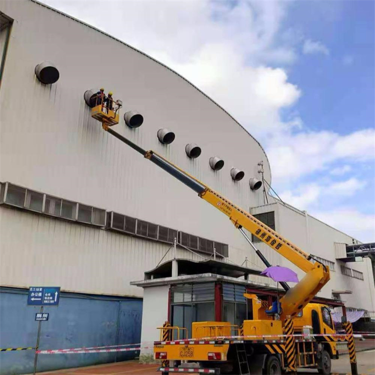 晋江高空作业车出租服务：专业广告牌安装解决方案