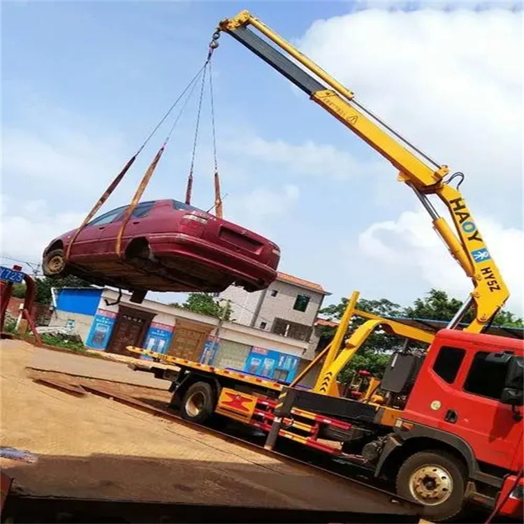 晋江吊车吊汽车的正确方法